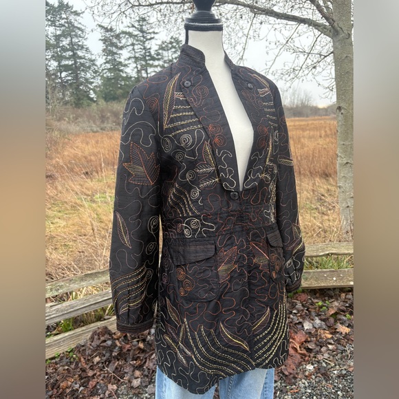 Hand-Embroidered Silk Jacket – Made in Nepal
Sz M - Picture 5 of 12